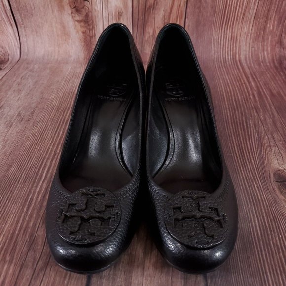 Tory Burch Logo Black Wedge Shoes- size 8 - Picture 4 of 16